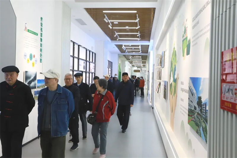 公安灞橋分局退休干警60余人前往益恒環境參觀學習 公安灞橋分局退休干警60余人前往益恒環境參觀學習